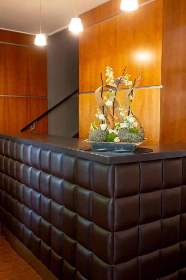 Hotel Restaurant Du Centre Et Du Lauragais カステルノーダリ エクステリア 写真