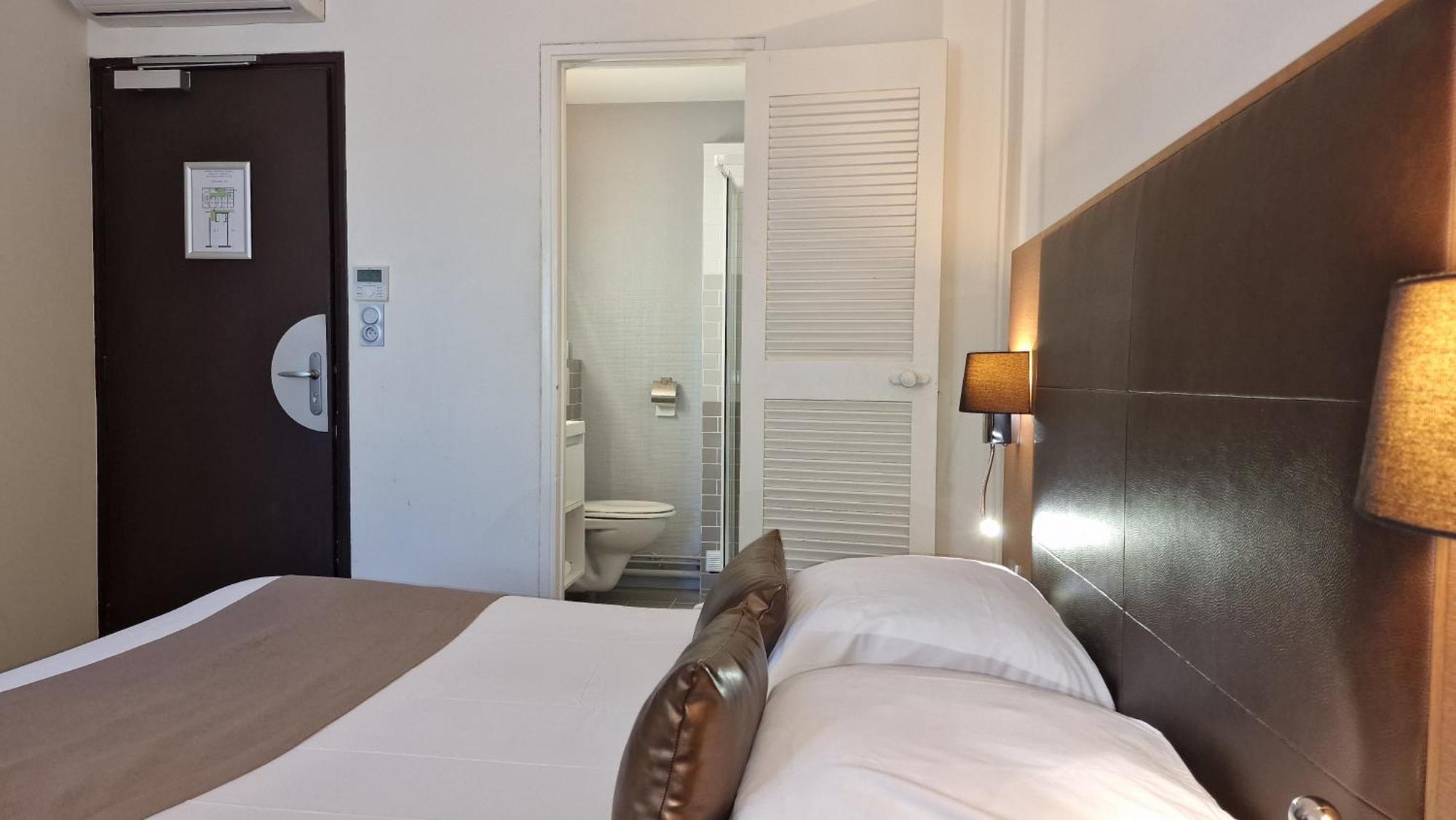 Hotel Restaurant Du Centre Et Du Lauragais カステルノーダリ エクステリア 写真