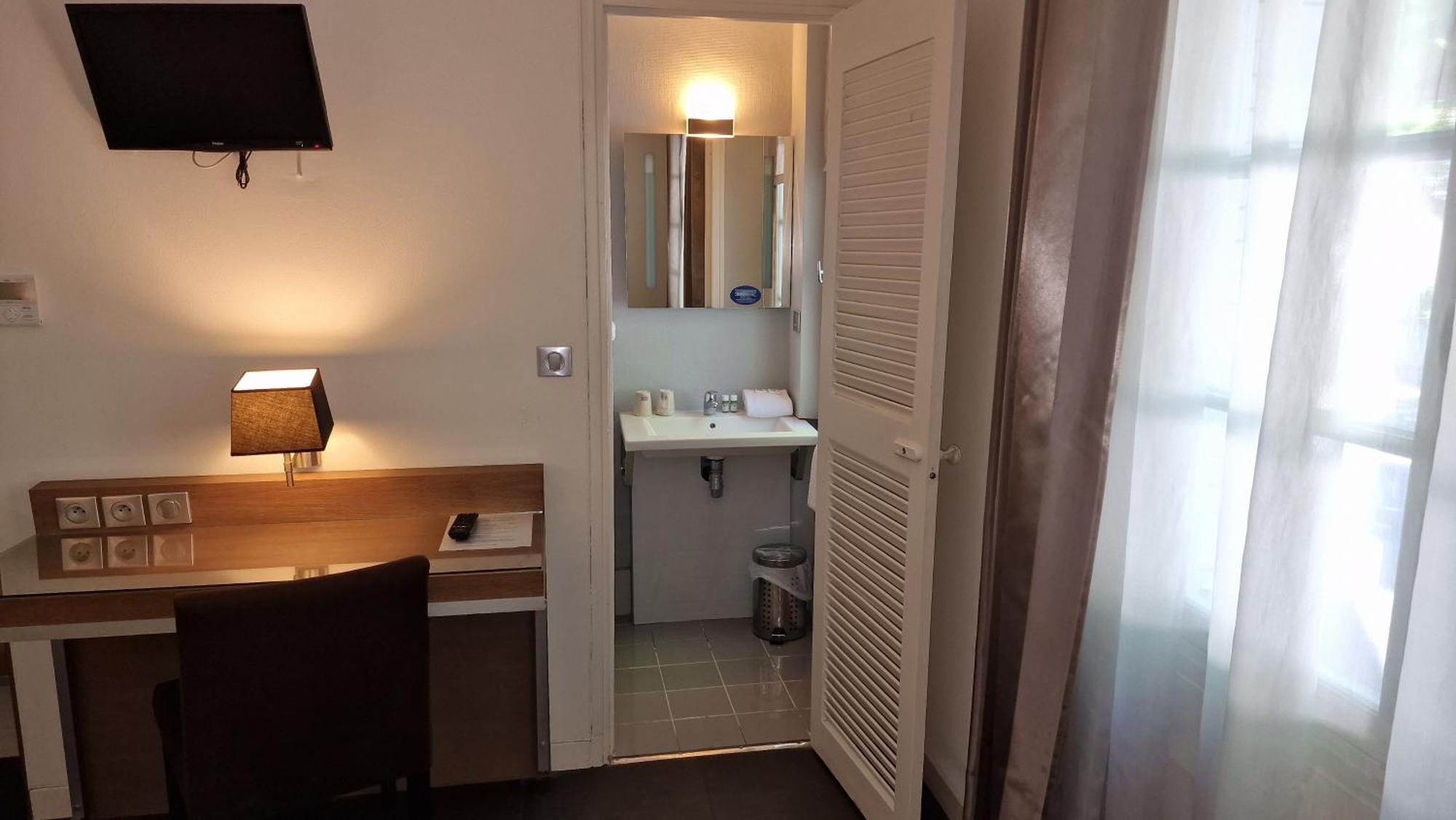 Hotel Restaurant Du Centre Et Du Lauragais カステルノーダリ エクステリア 写真