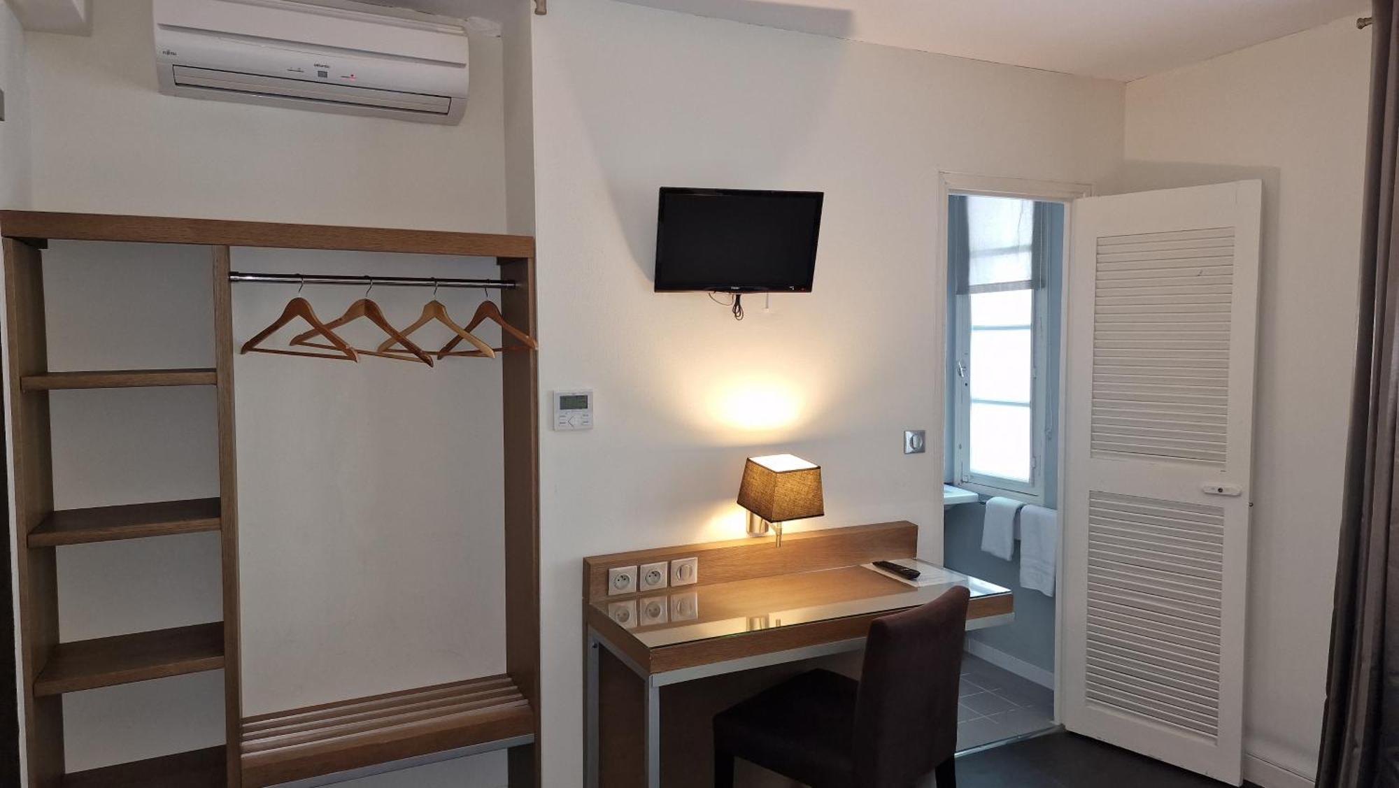Hotel Restaurant Du Centre Et Du Lauragais カステルノーダリ エクステリア 写真